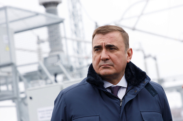 Дюмину и гендиректору «Россетей» Рюмину показали новый питающий центр в Туле