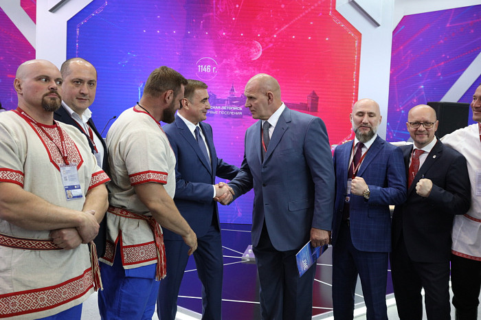 Почти 51,5 млрд рублей инвестиций и сотни новых рабочих мест. Каким был для Тульской области второй день ПМЭФ