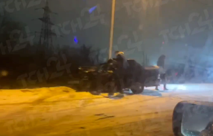 На въезде в тульский поселок Первомайский произошло серьезное ДТП с "Ладой"