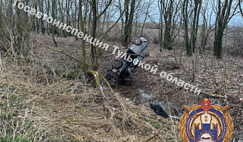 В Новомосковске 19-летняя девушка устроила ДТП с опрокидыванием