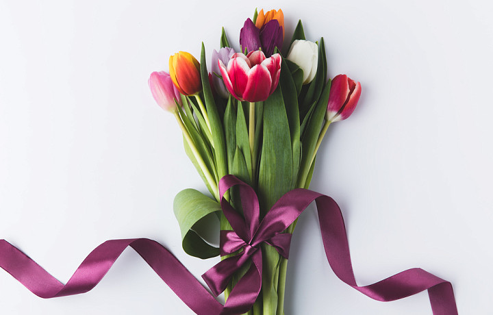 Туляки раскрыли, сколько будут тратить на подарки к 8 марта в 2026 году