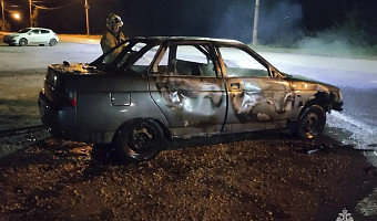 Ночью под Узловой сгорел легковой автомобиль