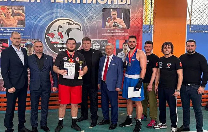 Боксер из Тульской области Иван Онищенко взял золото первенства ЦФО по боксу