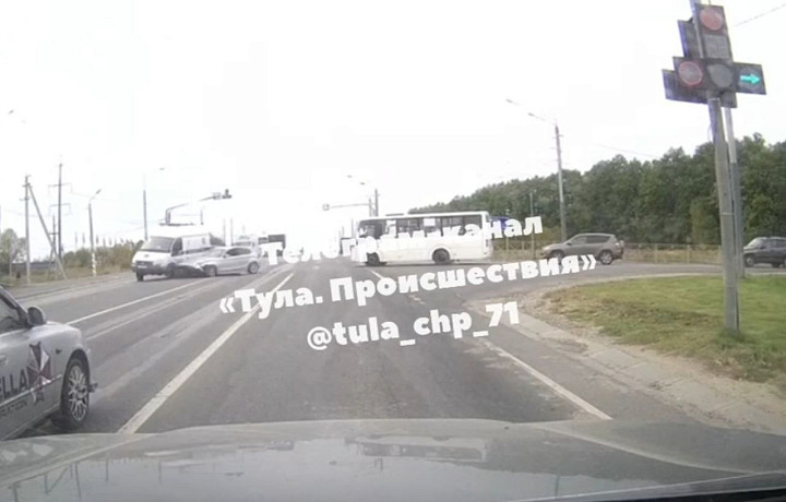 ДТП с участием скорой помощи произошло на Калужском шоссе в Туле