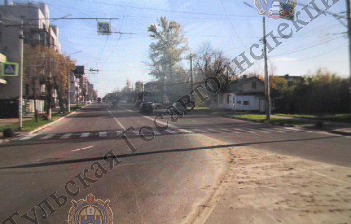 В Туле на улице Болдина водитель Lada Vesta сбил женщину-пешехода