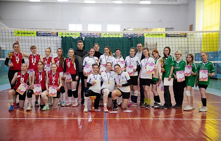 В Туле назвали лучшие студенческие команды спартакиады по волейболу