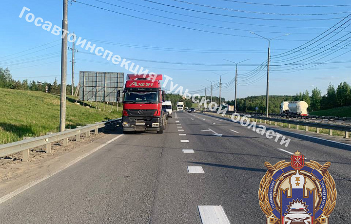 Kia врезался в металлическое ограждение после «встречи» с Mercedes на трассе в Заокском районе – пострадал ребенок