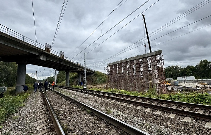 Движение по путепроводу на 129-м км трассы М-2 в Тульской области временно перекрыто