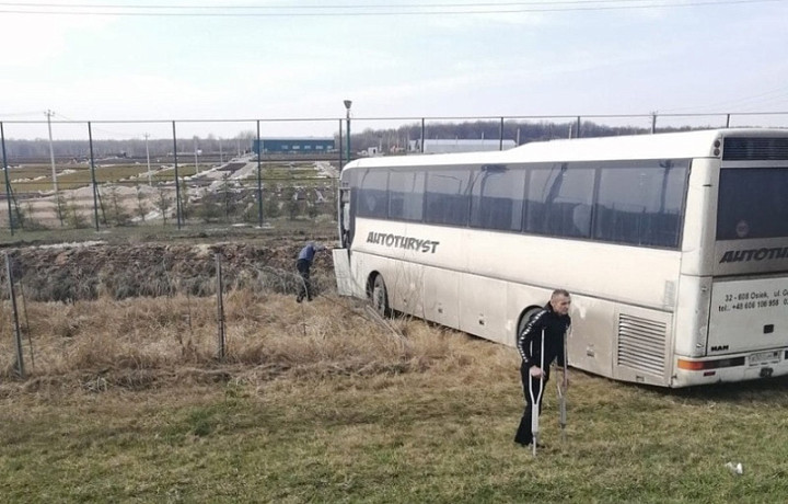 В Веневском районе произошло ДТП с пассажирским автобусом и грузовиком