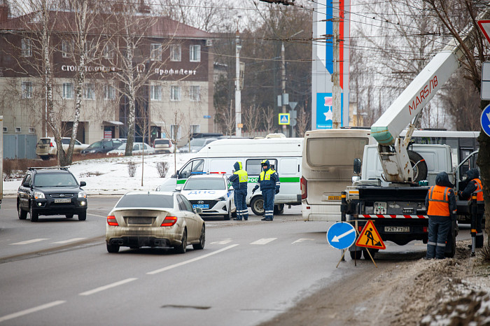 Тульские приставы и сотрудники ДПС провели совместный рейд