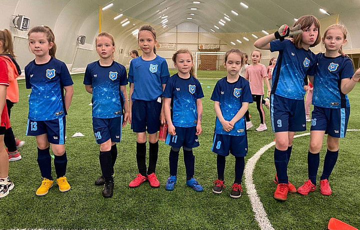Юных тулячек пригласили на занятия по футболу