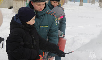 Тульские спасатели провели День безопасности с детьми из Белгорода