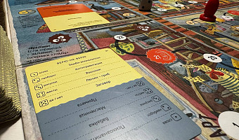 Проделки мафиози, ассоциации на грани фантастики и ловкость рук: идеи нескучных вечеров с настольными играми