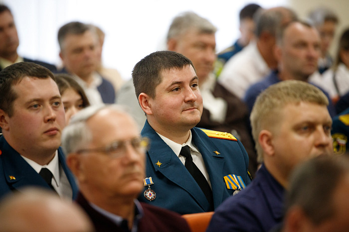 Глава тульского МЧС поздравил спасателей с Днем пожарной охраны