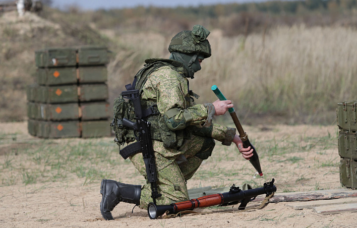 Путин поручил привести нормативы обеспеченности российской армии в соответствие с потребностями