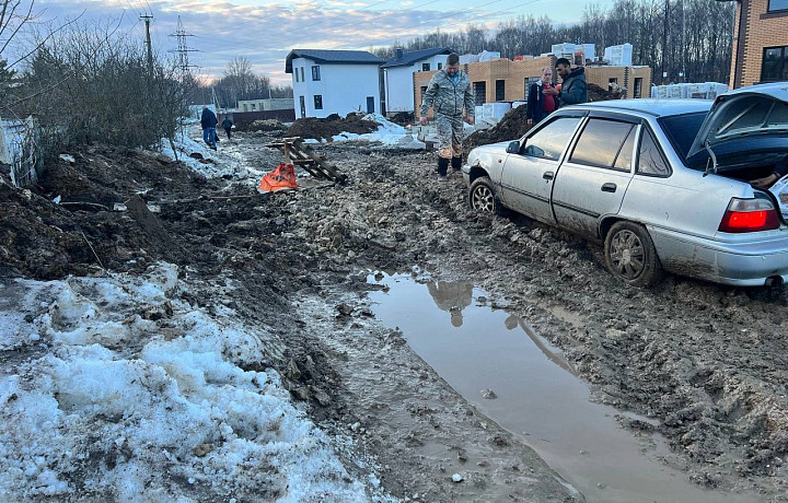 В поселке под Тулой после прокладки коммуникаций уничтожили единственную дорогу