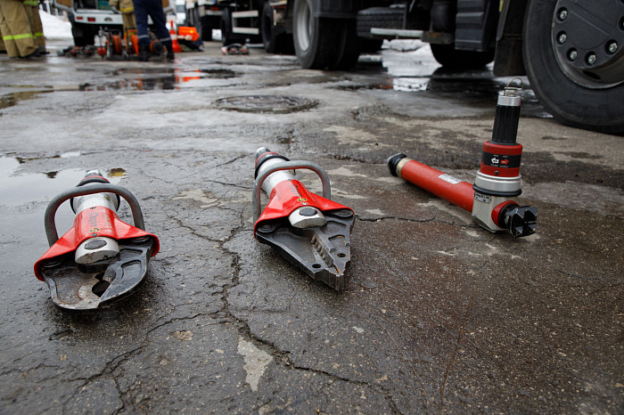 В Туле прошли соревнования среди спасателей по ликвидации последствий ДТП