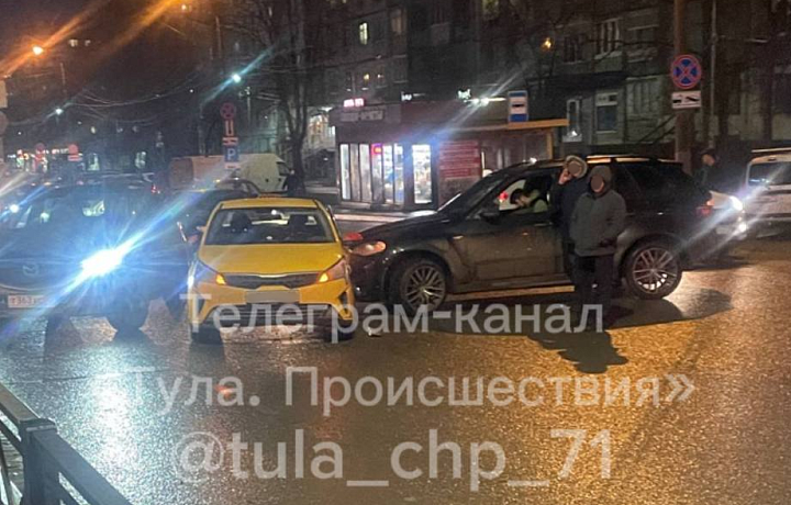 На улице Кауля в Туле произошло ДТП