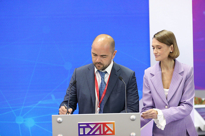 Почти 51,5 млрд рублей инвестиций и сотни новых рабочих мест. Каким был для Тульской области второй день ПМЭФ