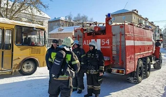 Киреевские спасатели потушили условный пожар в школе Болохово