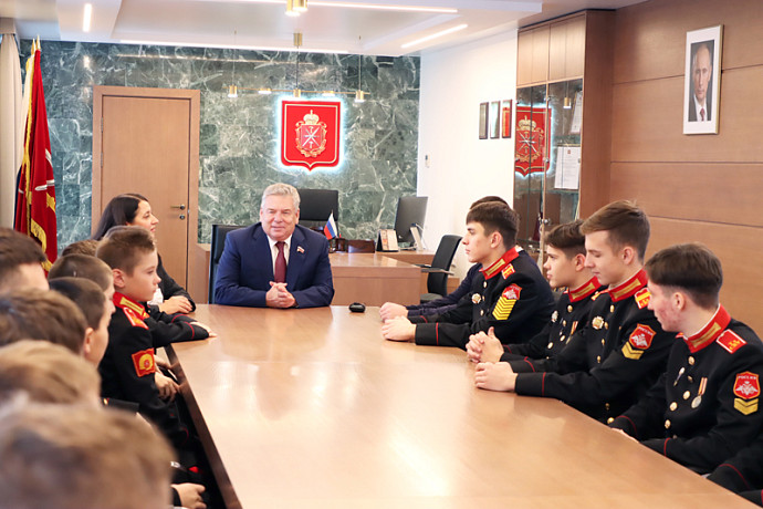 Председатель Тульской облдумы Воробьев встретился с курсантами суворовского училища