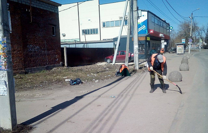 Более 330 рабочих заняты в уборке тульских улиц