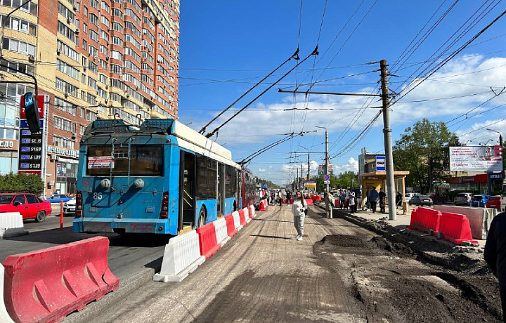 Троллейбусы спровоцировали пробку на ремонтируемом участке проспекта Ленина в Туле