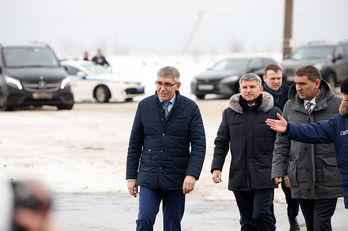 Дюмину и гендиректору «Россетей» Рюмину показали новый питающий центр в Туле