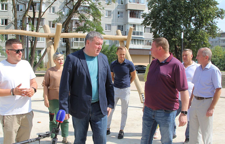 Илья Беспалов проинспектировал благоустройство скверов