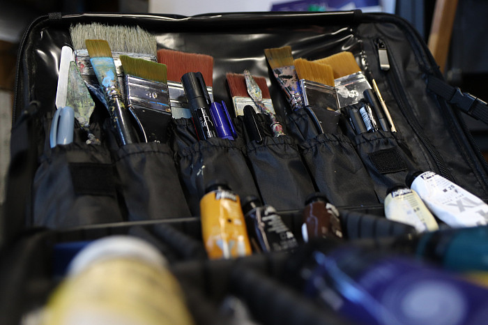 «Даже мужчины в рисовании раскрываются и получают кайф»: интервью с художницей Ксения Бондаренко, которая учит творить тех, кто раньше даже не держал в руке кисть