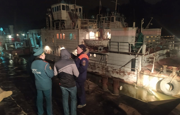 На реке Оке в Алексине столкнулись буксировочный катер и моторная лодка