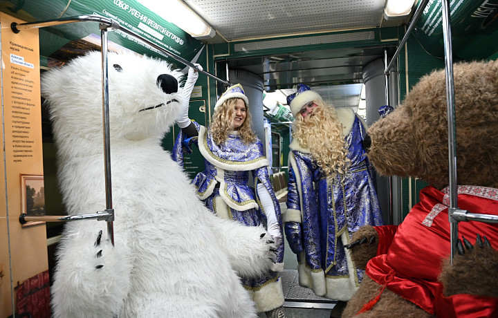 Пассажиров метро в Москве пригласили в Тулу