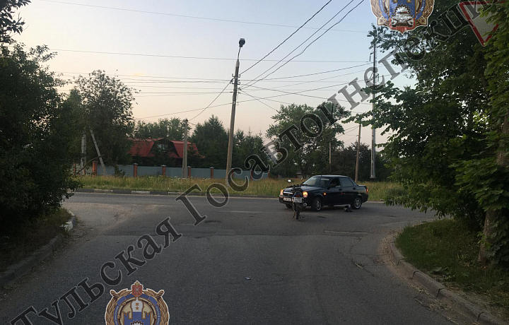 На улице Большой в Туле Lada Priora врезалась в мотоцикл