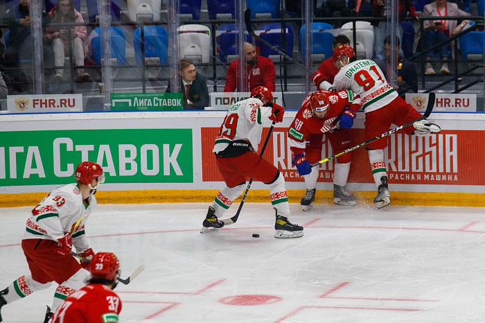 Фоторепортаж: как прошел матч между национальными сборными России и Беларуси