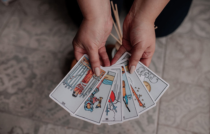 Таролог Дарья Дзюба рассказала, что ждать каждому знаку зодиака весной 2023 года