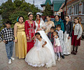 Молодожены-подростки и пир горой: как в тульском Плеханово отмечают цыганские свадьбы