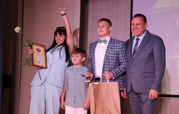 В Донском поздравили медалистов 2025 года