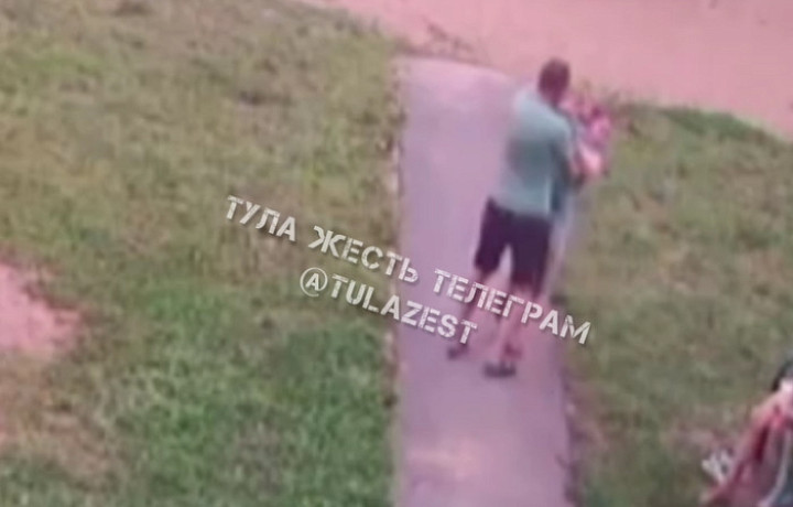 В Туле мужчина напал на 10-летнего мальчика из-за дочери