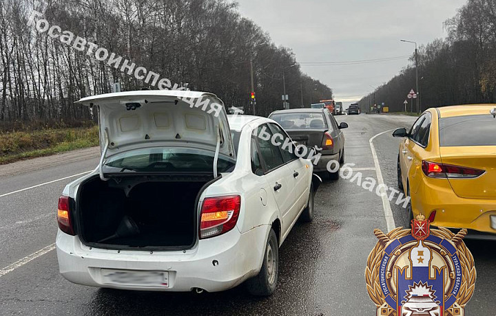 Водитель «Лады» не справился с управлением и устроил ДТП на трассе под Тулой