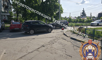 В Туле автомобиль сбил девятилетнего велосипедиста во дворе