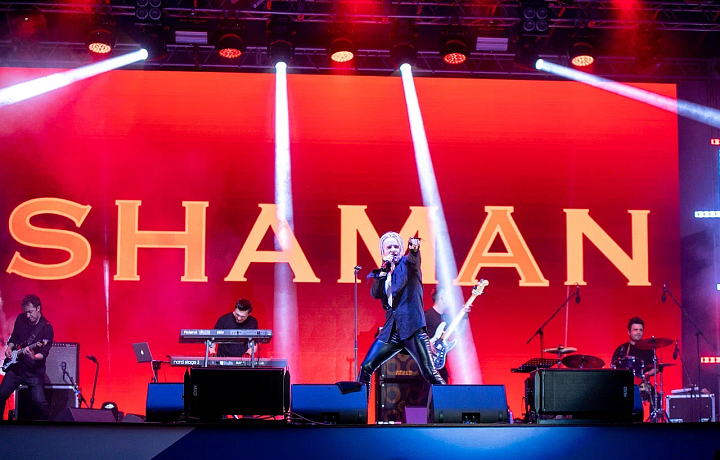 Жители Новомосковска поделились в соцсетях эмоциями от концерта SHAMAN в родном городе
