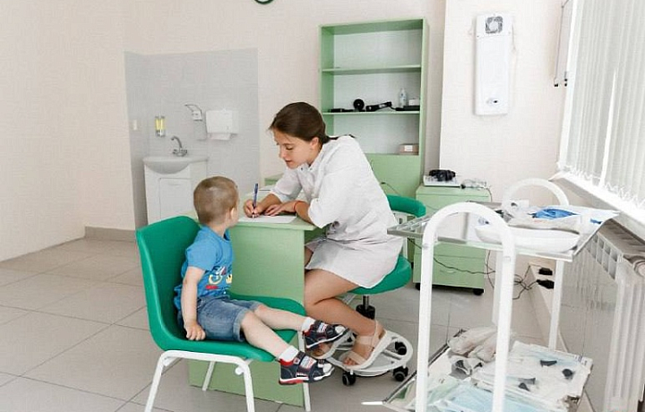 В 2025 году в медучреждения Тульской области привлечены 37 молодых педиатров