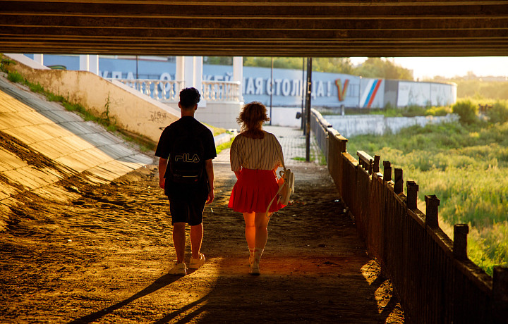 Вашей маме зять не нужен? Как знакомились наши родители, откуда берутся тарелочницы и почему знакомства в сети напоминают поход в магазин