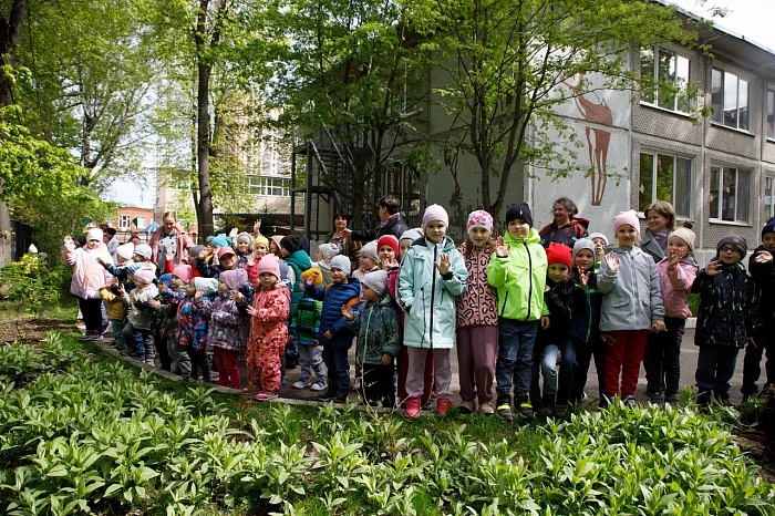 Тульские кадеты и студенты поздравили ветерана Великой Отечественной войны с наступающим Днем Победы