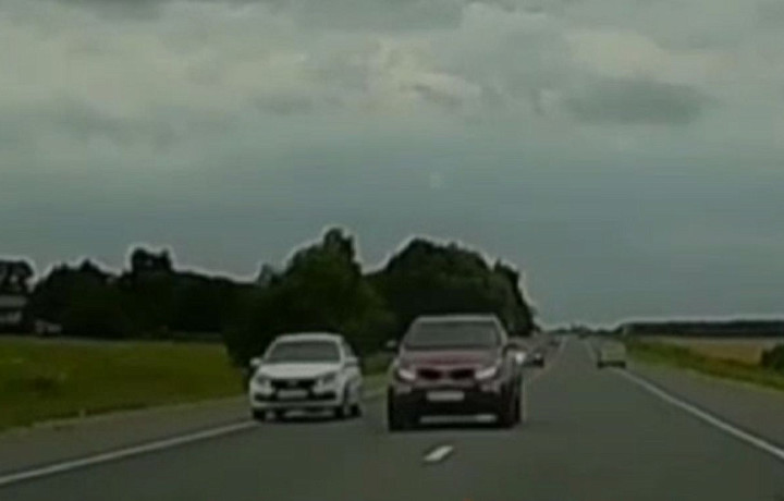 В Узловском районе Тульской области разъезжает «царь дороги»