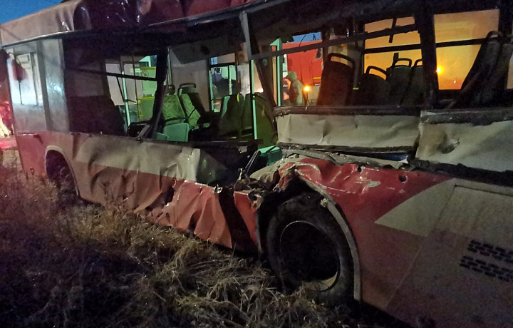 Прокуратура проверяет обстоятельства столкновения автобуса с тепловозом в Туле