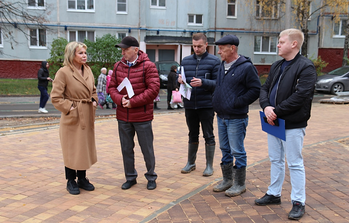 Ольга Слюсарева проинспектировала благоустройство Молодежного бульвара в Туле