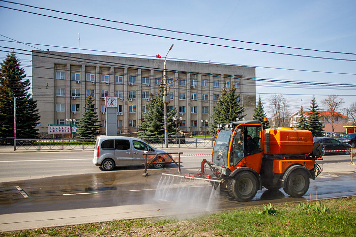 Уборка мусора ведется круглосуточно на тульских улицах