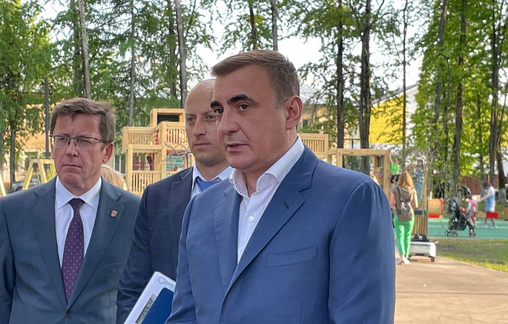 Алексей Дюмин посетил сквер 40-летия основания Щекино