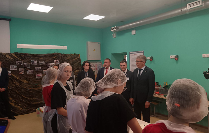 В Узловой губернатор осмотрел обновленный лицей имени Федунца